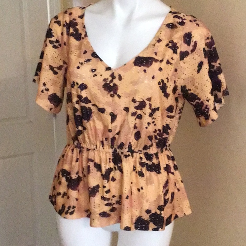 Short sleeves ruffled waist top